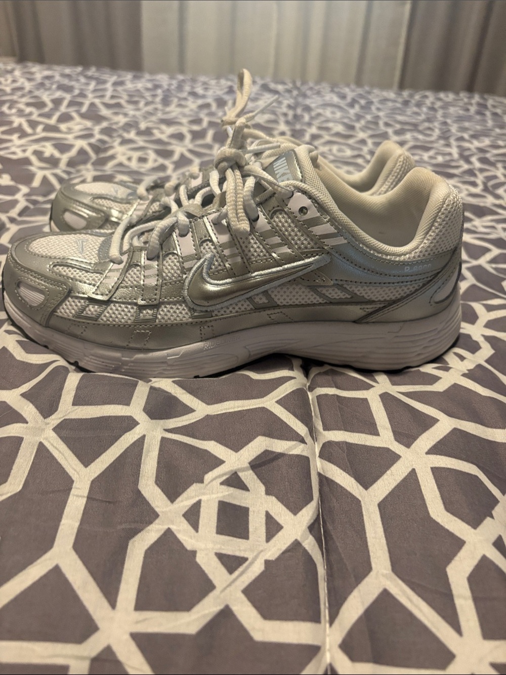 NikeP-6000 Youth Metallic Silver Athletic Sneakers